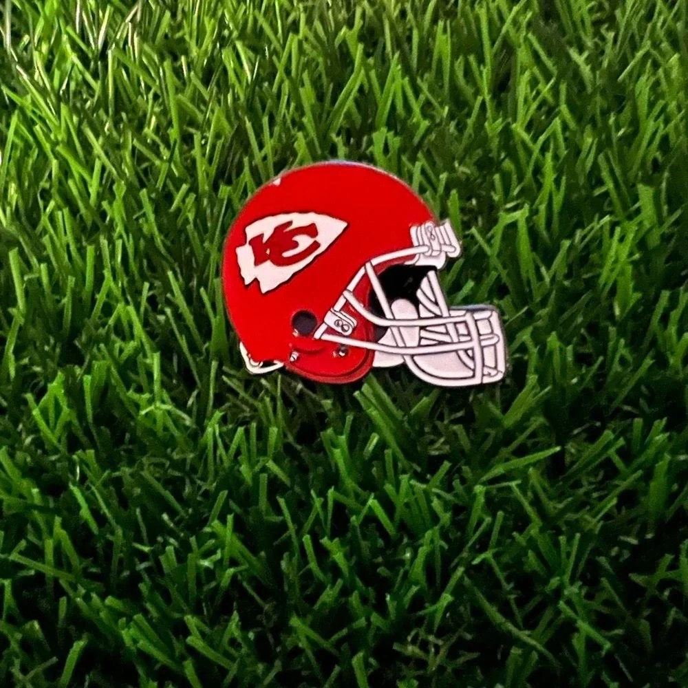 Kansas City Chiefs red helmet pin